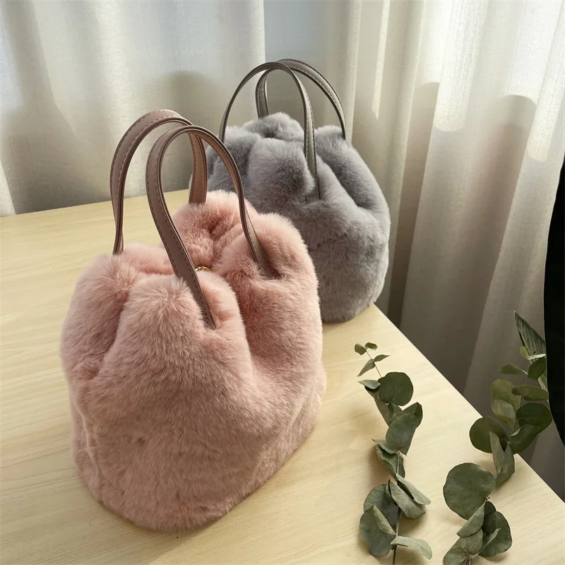 Korean Version Of The Autumn And Winter Large-capacity Bucket Bag Cute Fashion Imitation Rabbit Hair Plush Bag Versatile Handbag