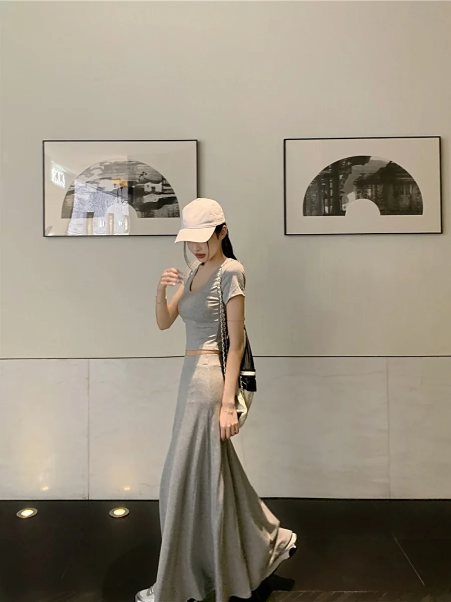 

Grey Sports Set Short Sleeve T-Shirt Top Women's Summer Elegance Two-Piece Set High Waist Skirt Long Midi Skirt