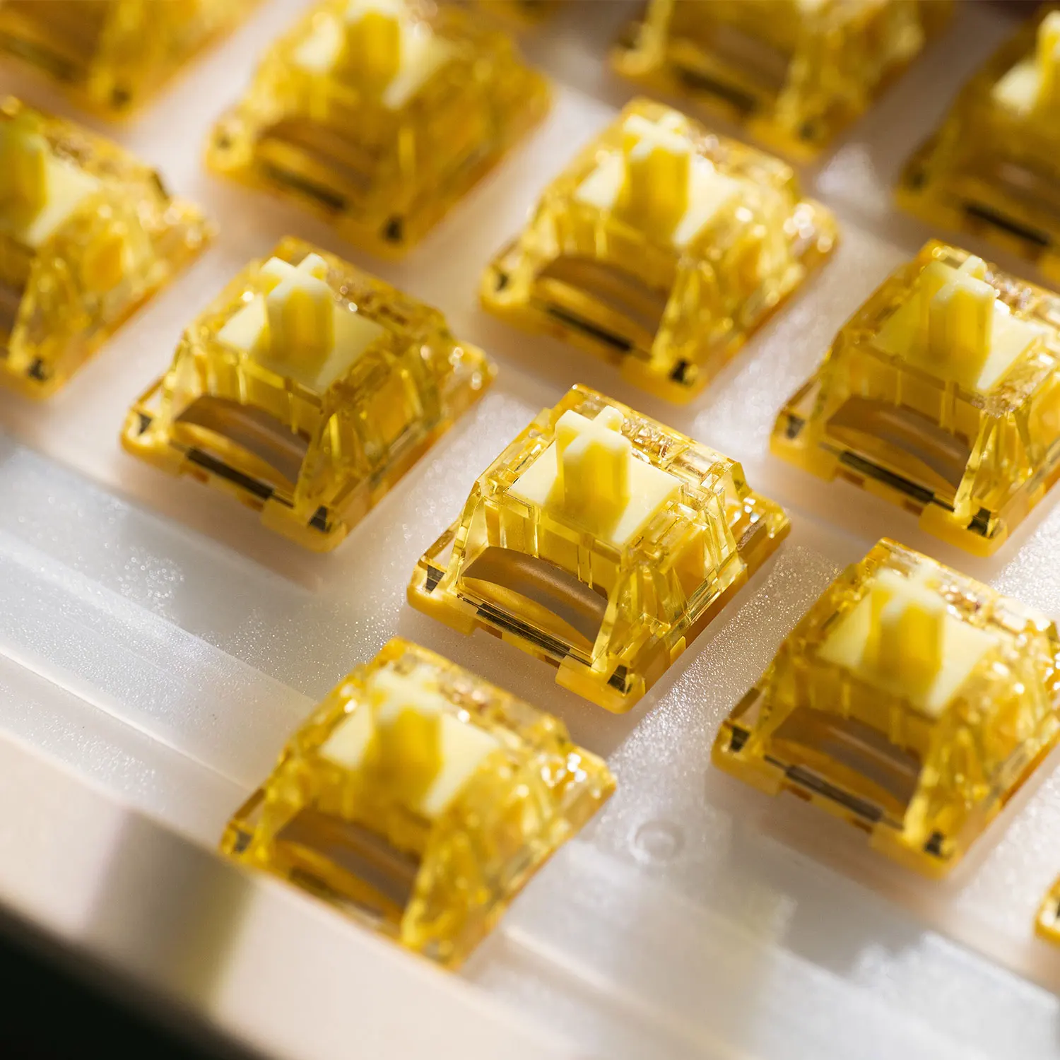 Akko V5 Pro Cream Yellow Switch 5 Pin 50gf Thocky Linear Switch Factory Lubed Compatible with Cherry MX Mechanical Keyboard