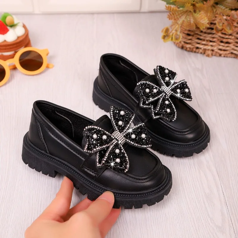 

Детские кожаные туфли принцессы с блестящими бантами, блестящие детские туфли на плоской подошве, осень 2023, новая повседневная обувь без шнуровки для девочек