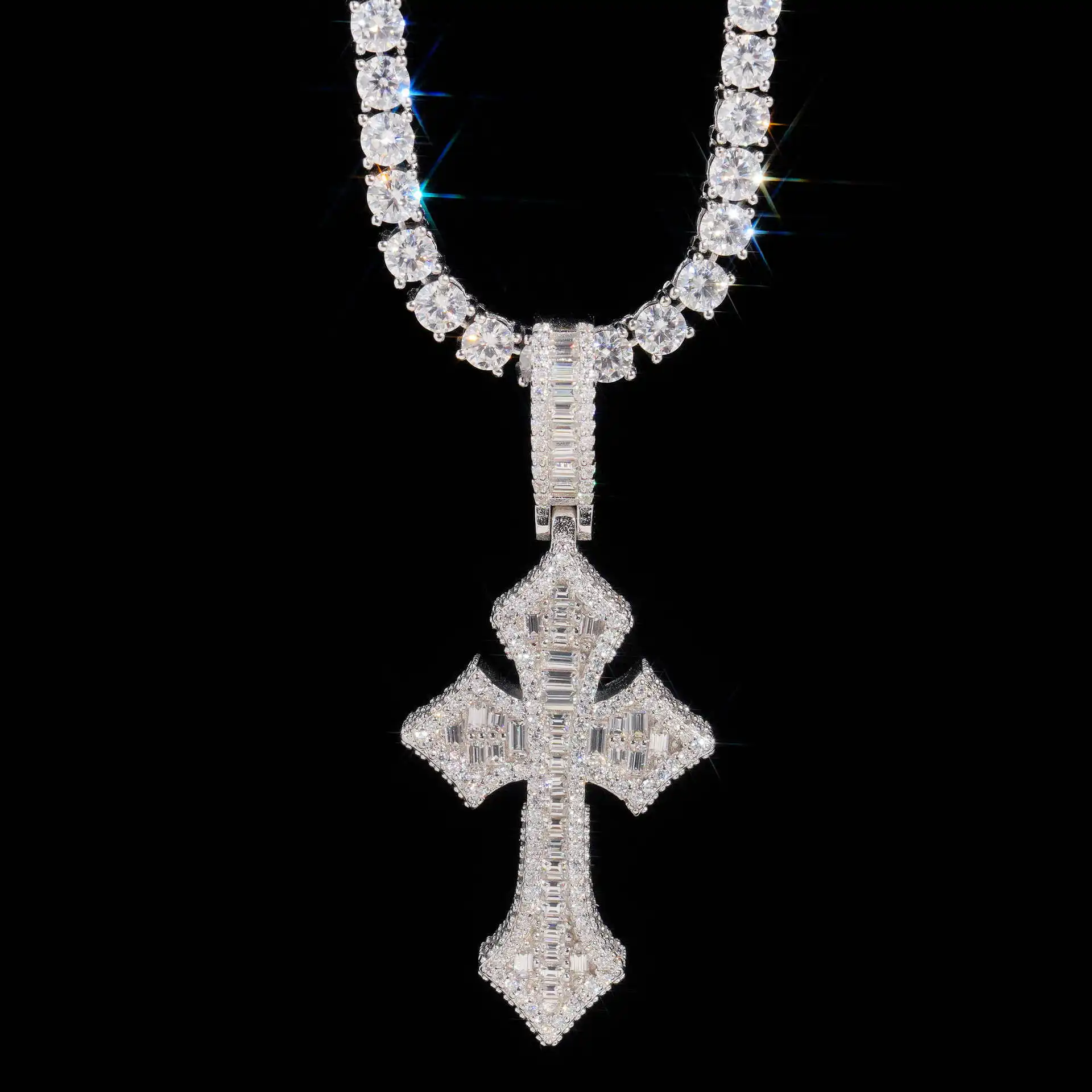 EuropeanandAmerican S925 Silver Moissanite Cross Pendant Necklace Seconds past Diamond Selector Hip Hop Men and Women Same Style