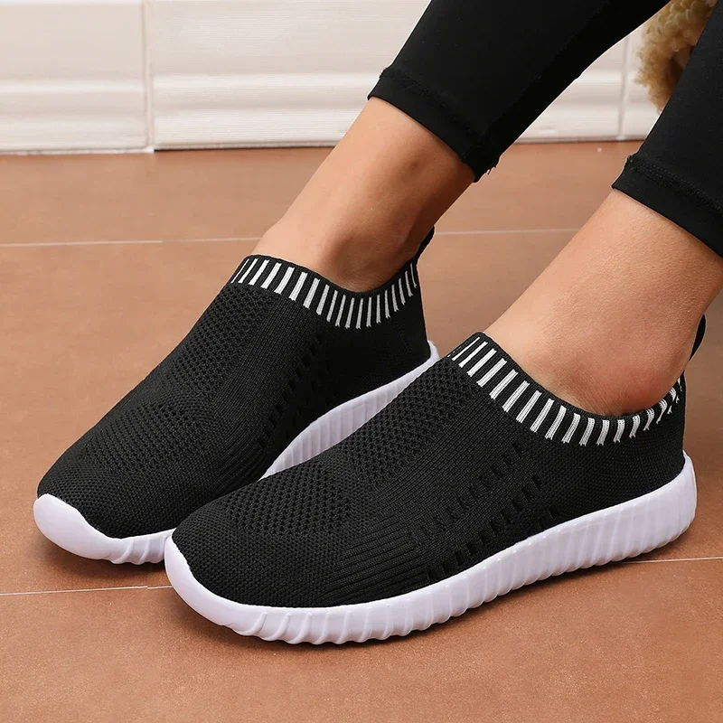 

2025 Spring Women's Shoes Mesh Socks Sports Shoes Women's Flat Bottom Black Simple Leisure Breathable Walking Shoes Barefoot