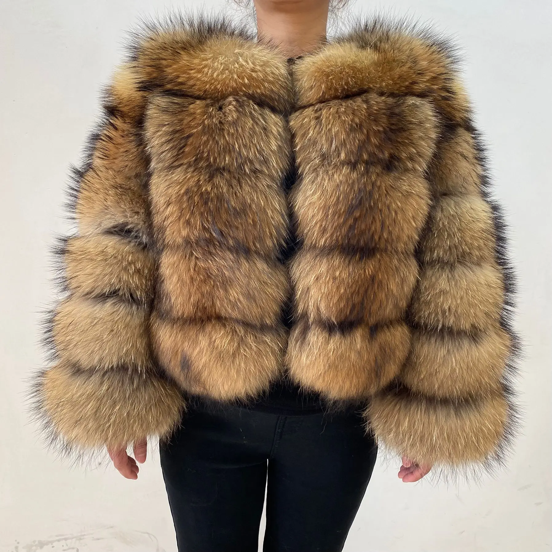 

Lady fashion raccoon fur coat, natural raccoon fur coat, fashionable and warm winter high street ladies' fur clothing coat