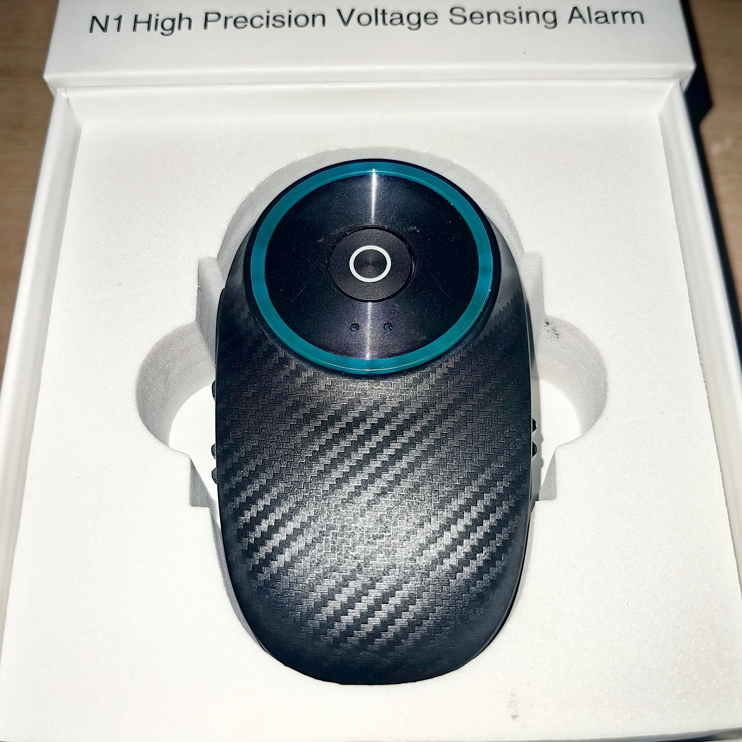

2025 New Safety Detection Industrial Personnel Protection IP65 PPE Indicator Alarm Wearable High Precision Voltage Sensor Alarm