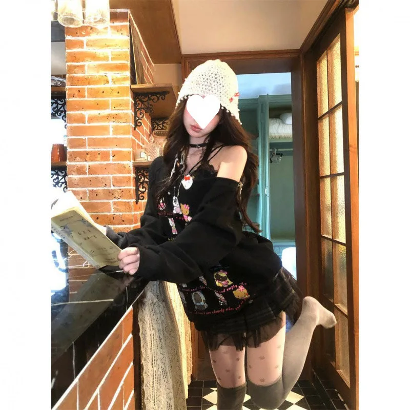 سترة بغطاء رأس فضفاضة مطبوعة حلوة ولطيفة من MINISO للنساء في أوائل الصيف، بلوزة كاجوال متعددة الاستخدامات بكتف متقاطع جديد #4