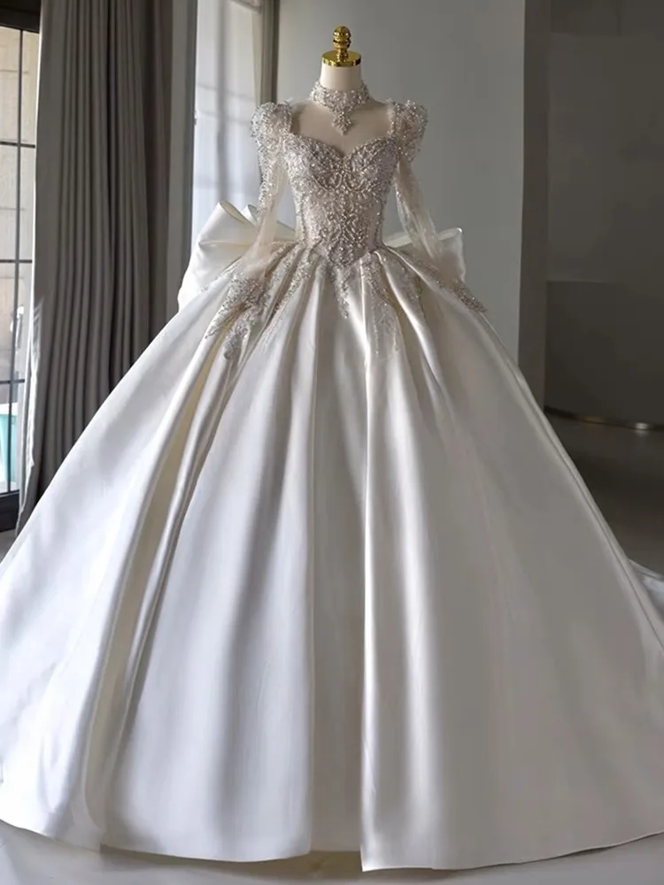 新しいサテン生地の頑丈なプラスサイズのトレーンドレス