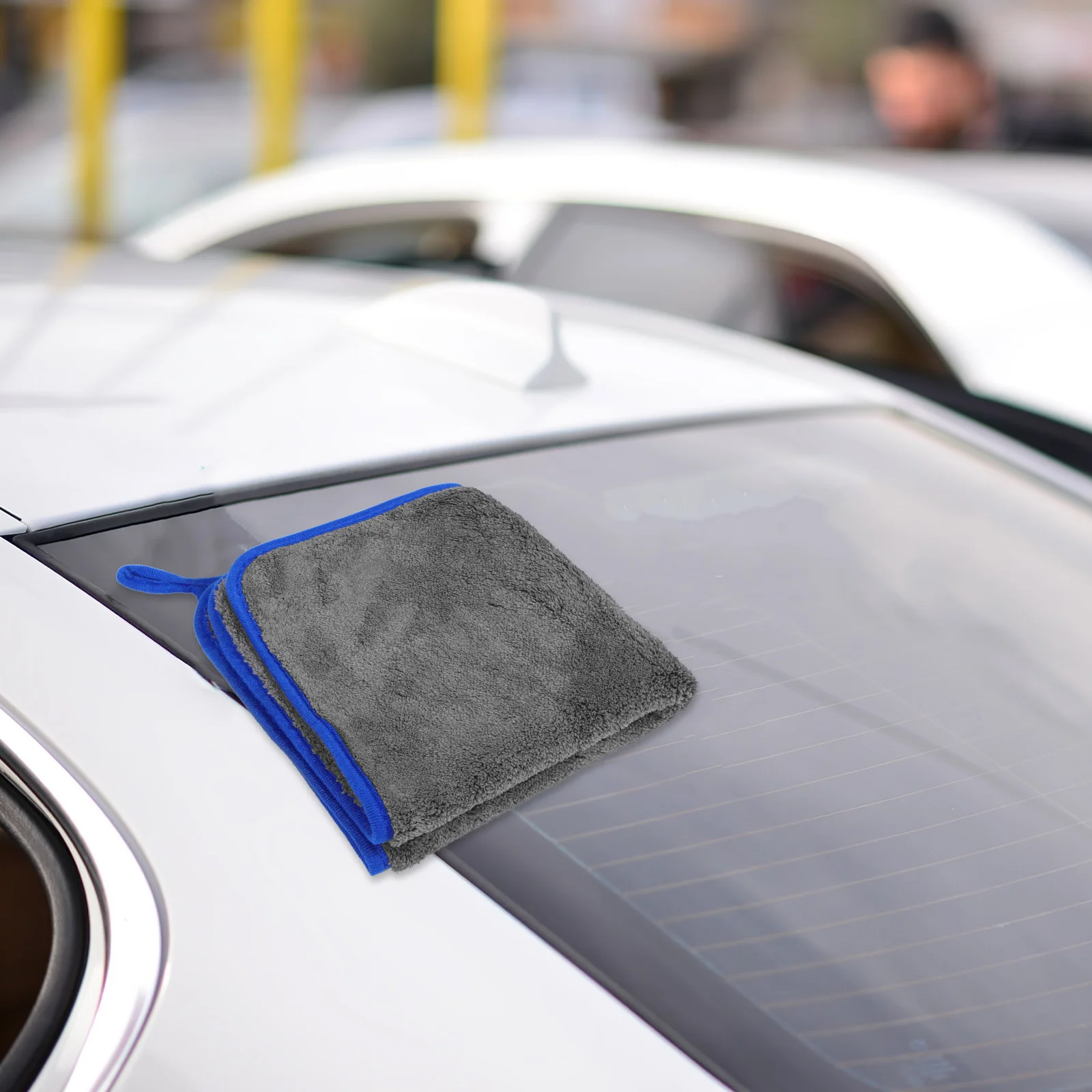 

3Pcs Dual Color Microfiber Cleaning Cloths for Cars Quick Water Absorption Streak Free Shine Auto Waxing Household Cleaning