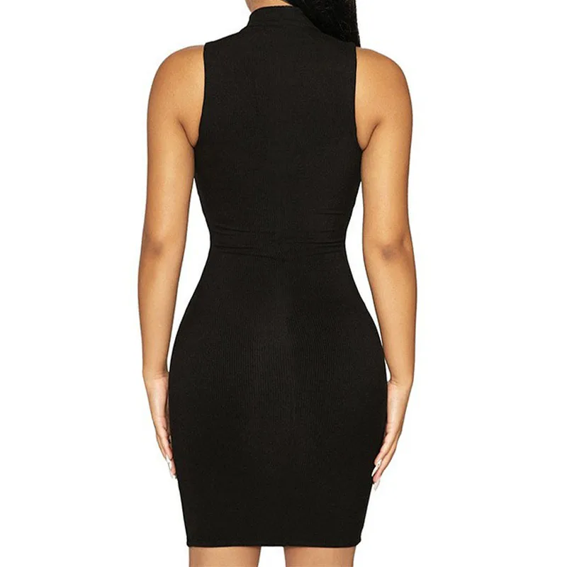 Sartorial Sensation: mouwloze uitgesneden bodycon mini-jurk, een definitieve mode - voorwaartse verklaring