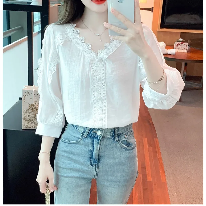 2024 Summer New French Pullover V-neck Panel Button Lace Fashionable Solid Color Versatile Fit Comfortable Long Sleeved Shirt