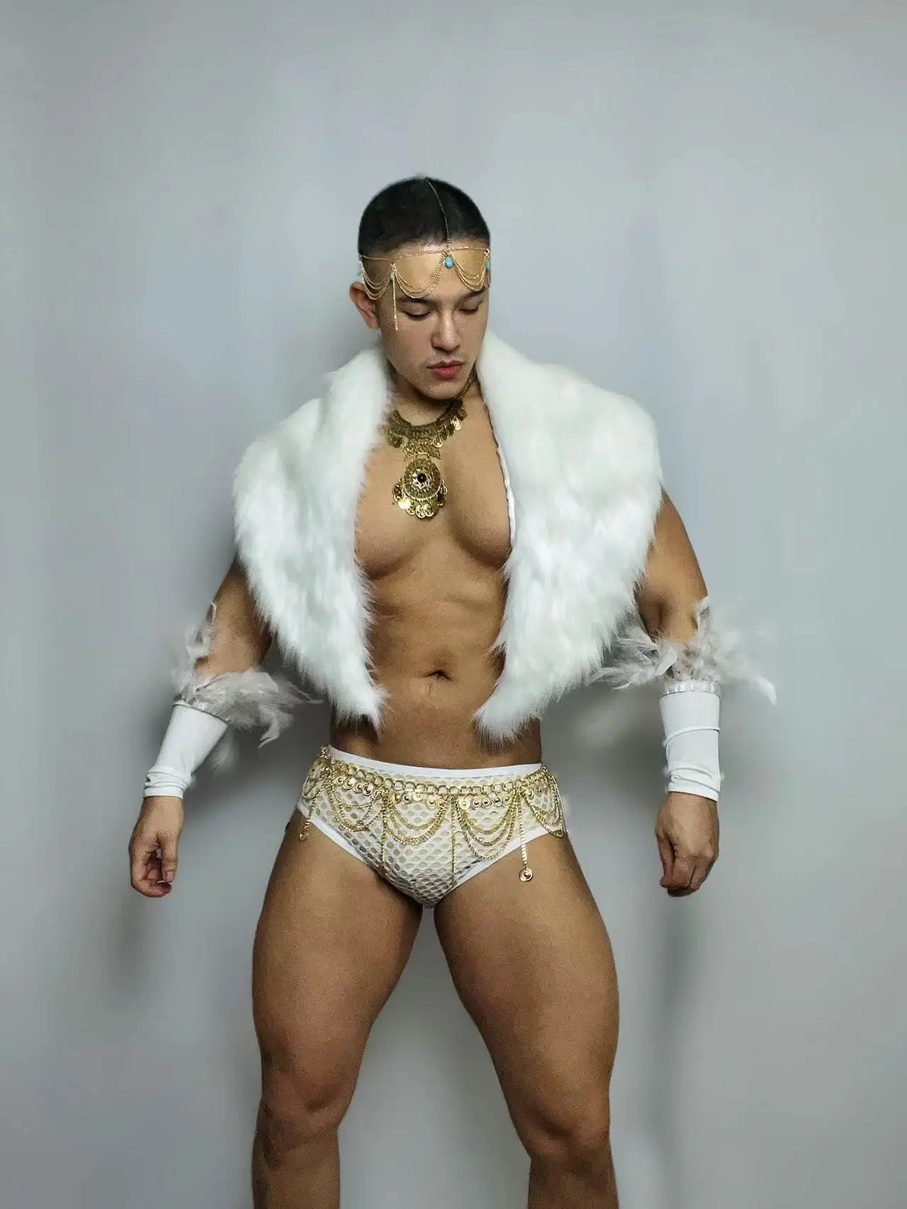 Sexy Pole Dance Costume For Male Fur Coat Triangle Shorts Nightclub Dj Ds Clubwear Muscle Man Gogo Dance Stage Outfit yj980