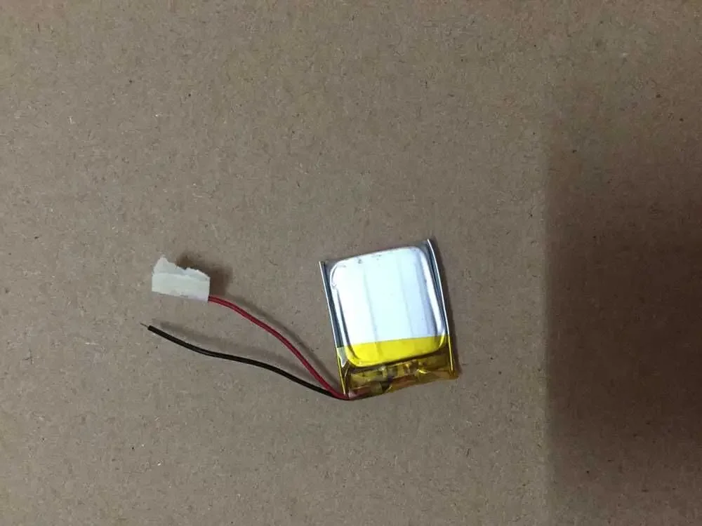 Nuova batteria ai polimeri di litio da 3,7 V 052020502020   Batteria da tavolo per fotocamera MP4 MP5 da 200 MAH Cella ricaricabile agli ioni di litio MP3 Una buona