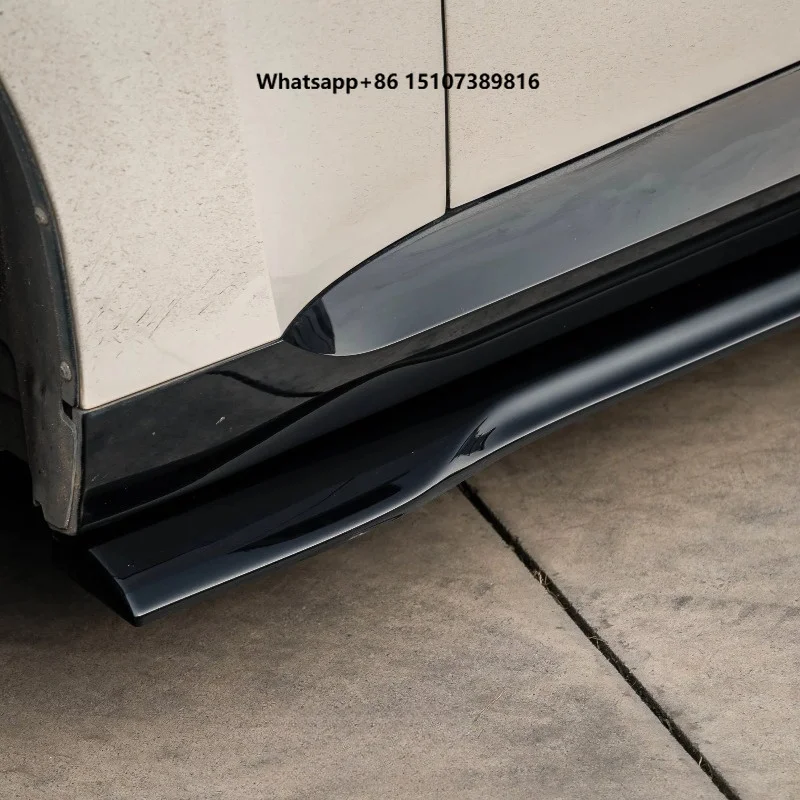 Upgraded M240i G42 Plastic Glossy Black Side Skirt with Modified Accessories