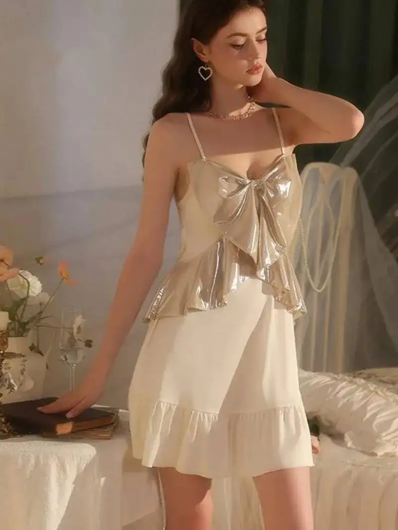 Camisón elegante de satén sedoso para mujer, escote en V profundo recogido con almohadillas para el pecho, vestido Sexy con lazo de Color sólido, puro deseo 3CK1