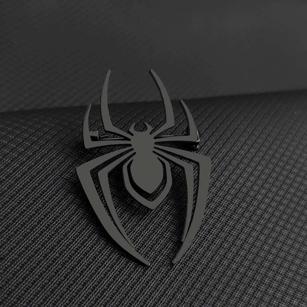 Cartoon Spider Man Spilla di personalità Design in metallo da donna Senso Maglia rossa Vestiti Fibbia Accessori Spille per abiti di moda