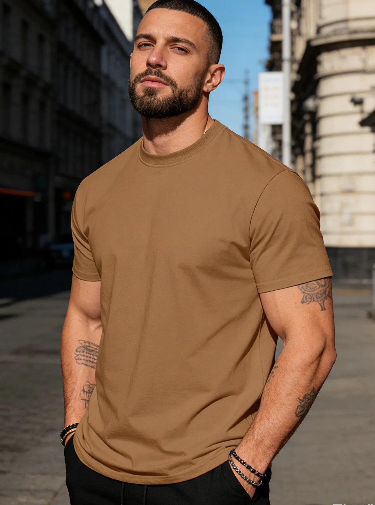 

Men's tough guy style short-sleeved T-shirtrelaxedandfitted design madeof cottonsoft and breathable suitable forallskin tones.