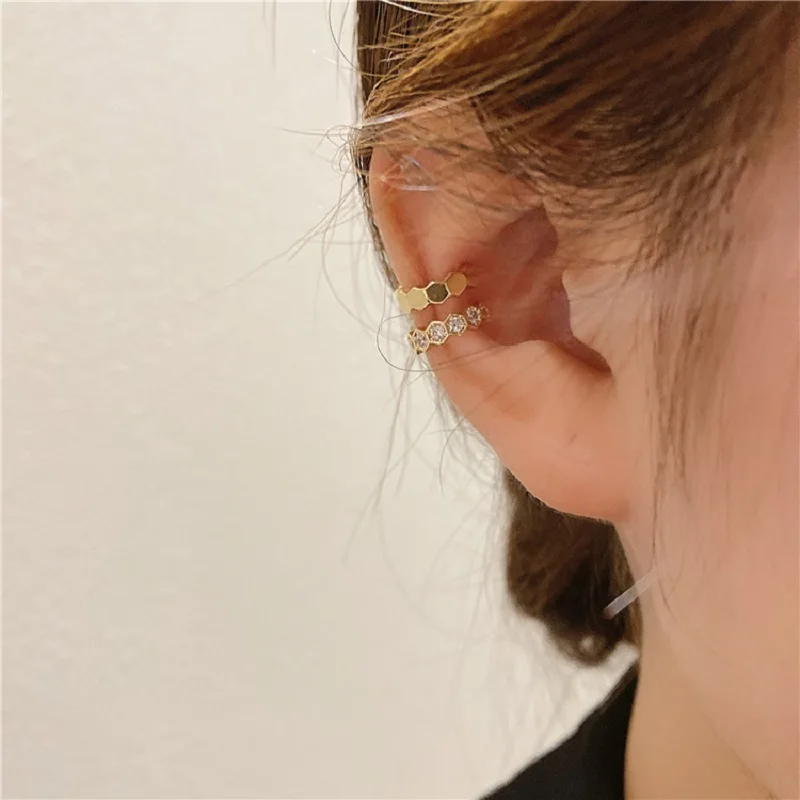 Small design temperament ear clip new women's early spring light luxury high-grade ear bone clip without ear hole earrings