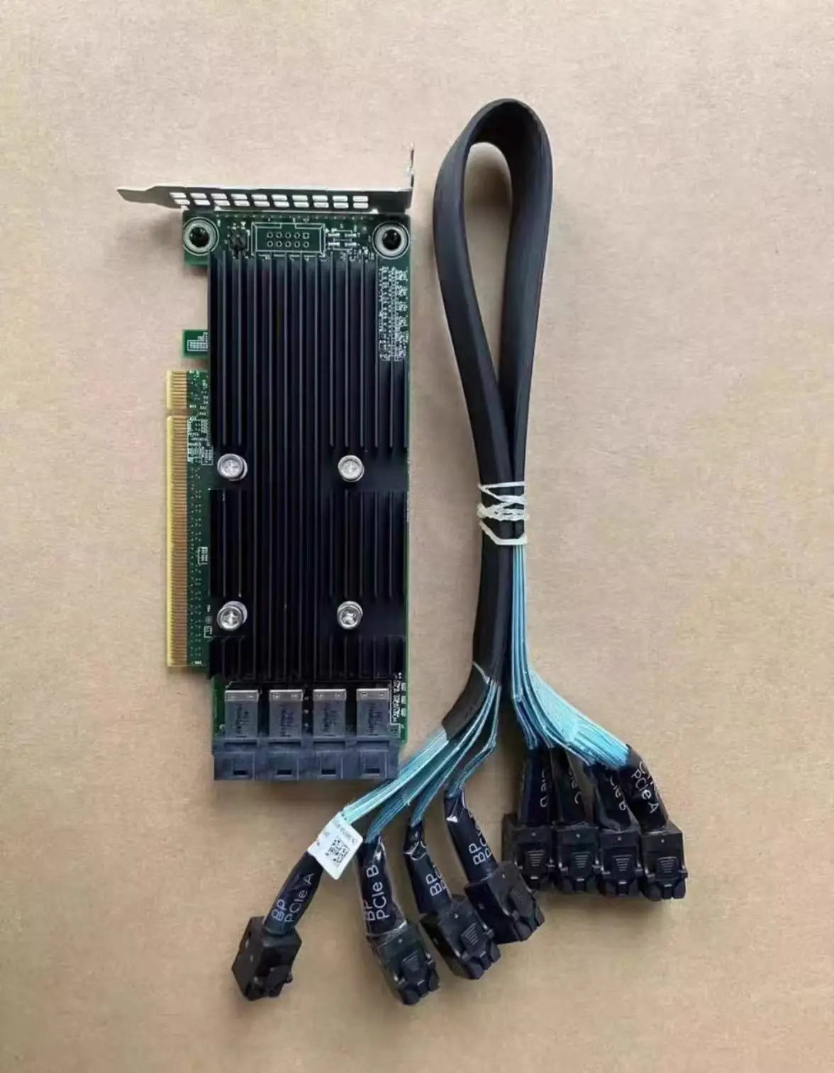 

W0DNK 0W0DNK for Dell R740 C6420 hard drive U.2 channel card 0CDC7W SSD NVMe