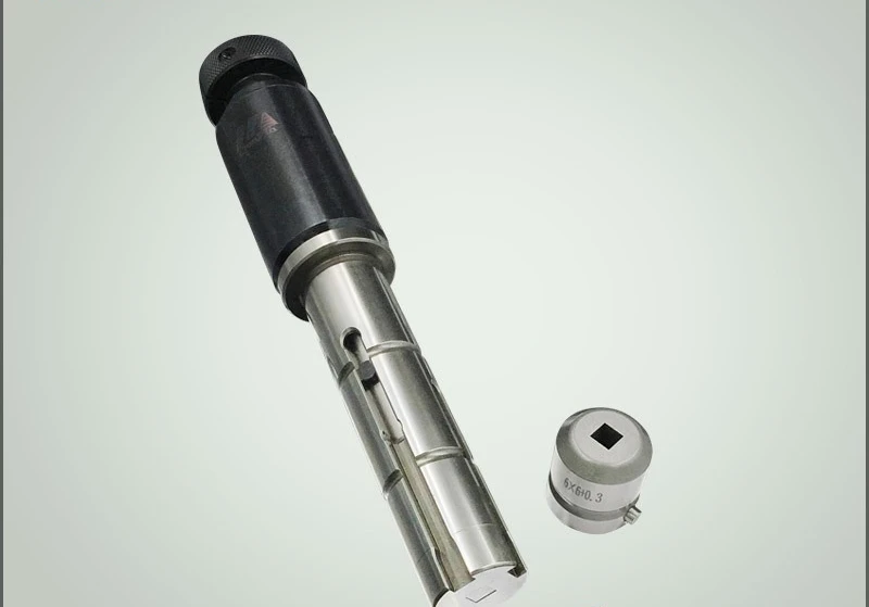 Fabricante de Chuanpin Guangdong troquel de perfuração de controle numérico, torre grossa Amada e **** minha série NEX série ajustável