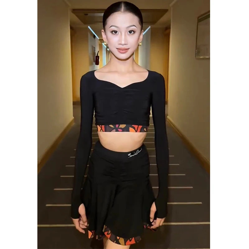 Bambini Abiti da ballo latino Ragazze Maniche lunghe Abito diviso Top neri Gonna Pratica Abbigliamento da allenamento Cha Cha Rumba Costume DNV24718