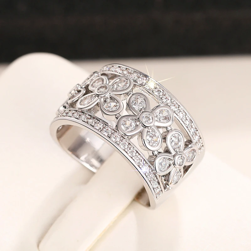 Huitan Hollow Flower Design Wedding Band Women Rings Silver Color Inlaid Shiny Crystal Cubic Zirconia Aesthetic Female Jewelry