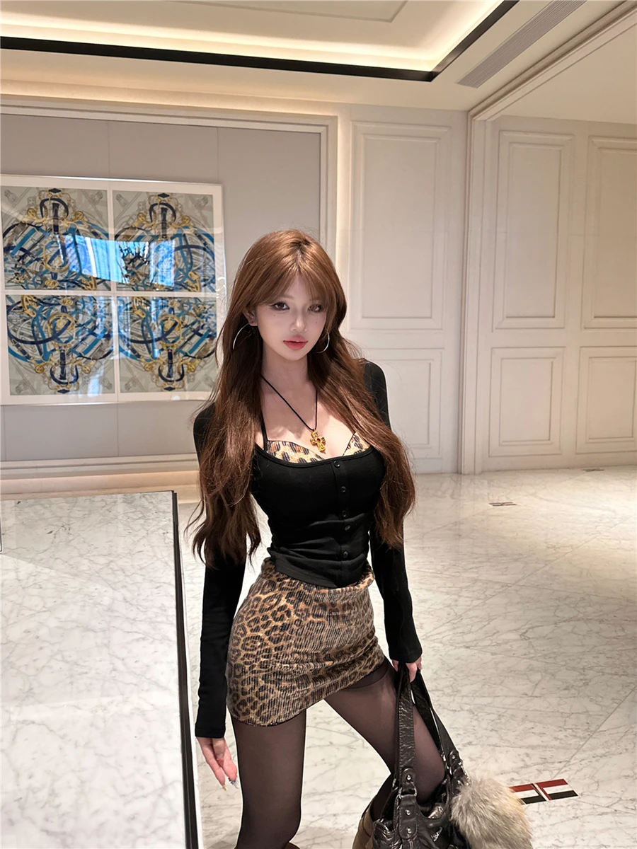 

American Style Hot Girl Long Sleeve T-Shirt Leopard Print Halter Top Women's Spring Set Design Sense Bodycon Skirt Three...