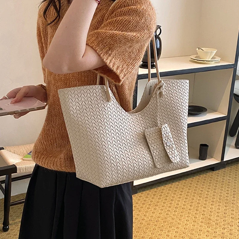 Rattan-Gewebte Tragetasche mit Passender Geldbörse, Vintage-Markt-Einkaufskorb, Pendler-Schultertasche, Sommer-Handtasche mit Großer Kapazität für Damen – Detail 5
