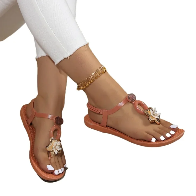 Ladies Shoes 2024 Hot Sale Thong Women Sandals Summer Casual Sandals Women Flower Metal Decoration Solft Sole Flat Shoes Women