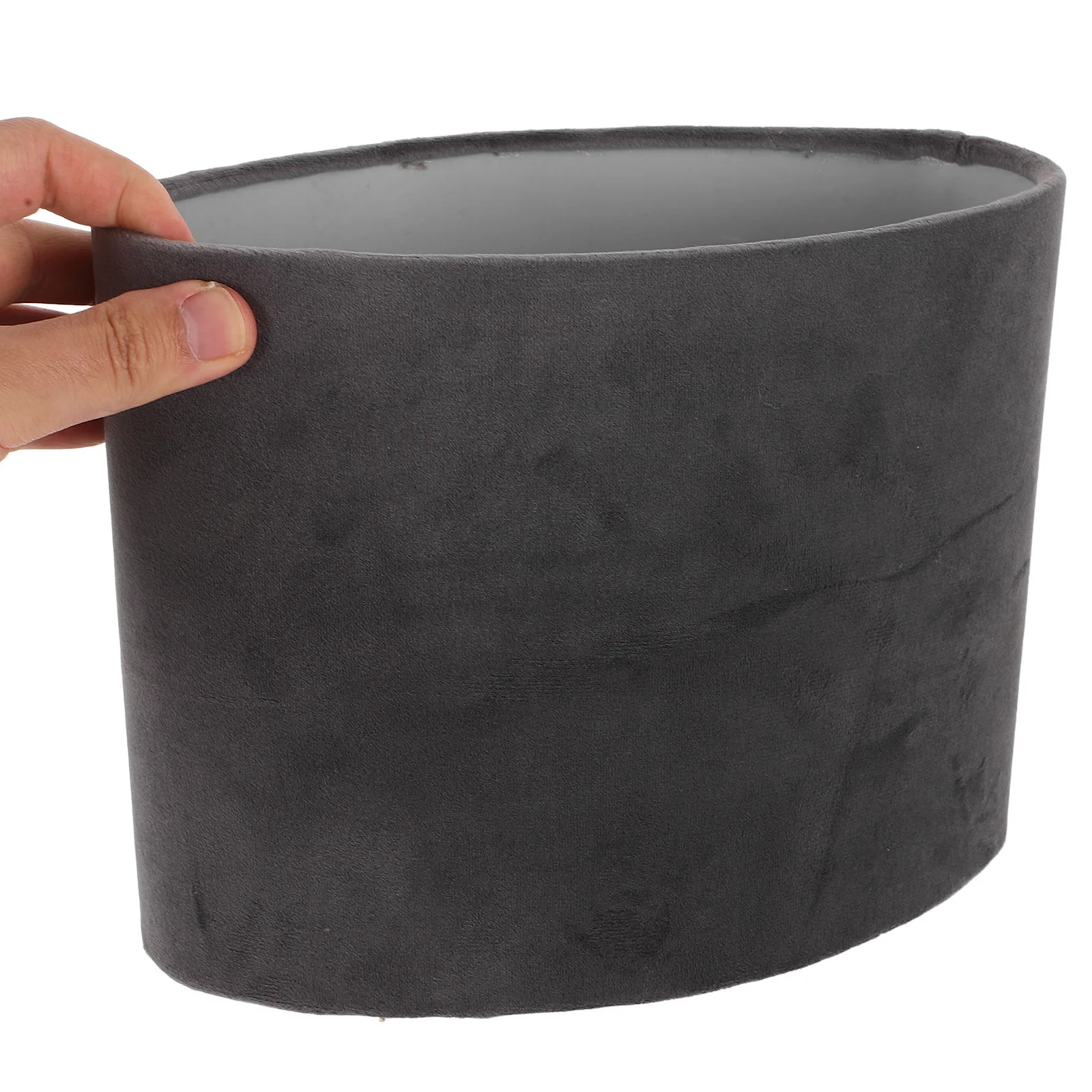 Owalny abażur materiałowy do lamp stołowych i podłogowych, miękkie światło, ochrona oczu, prosty montaż, profesjonalny, praktyczny.