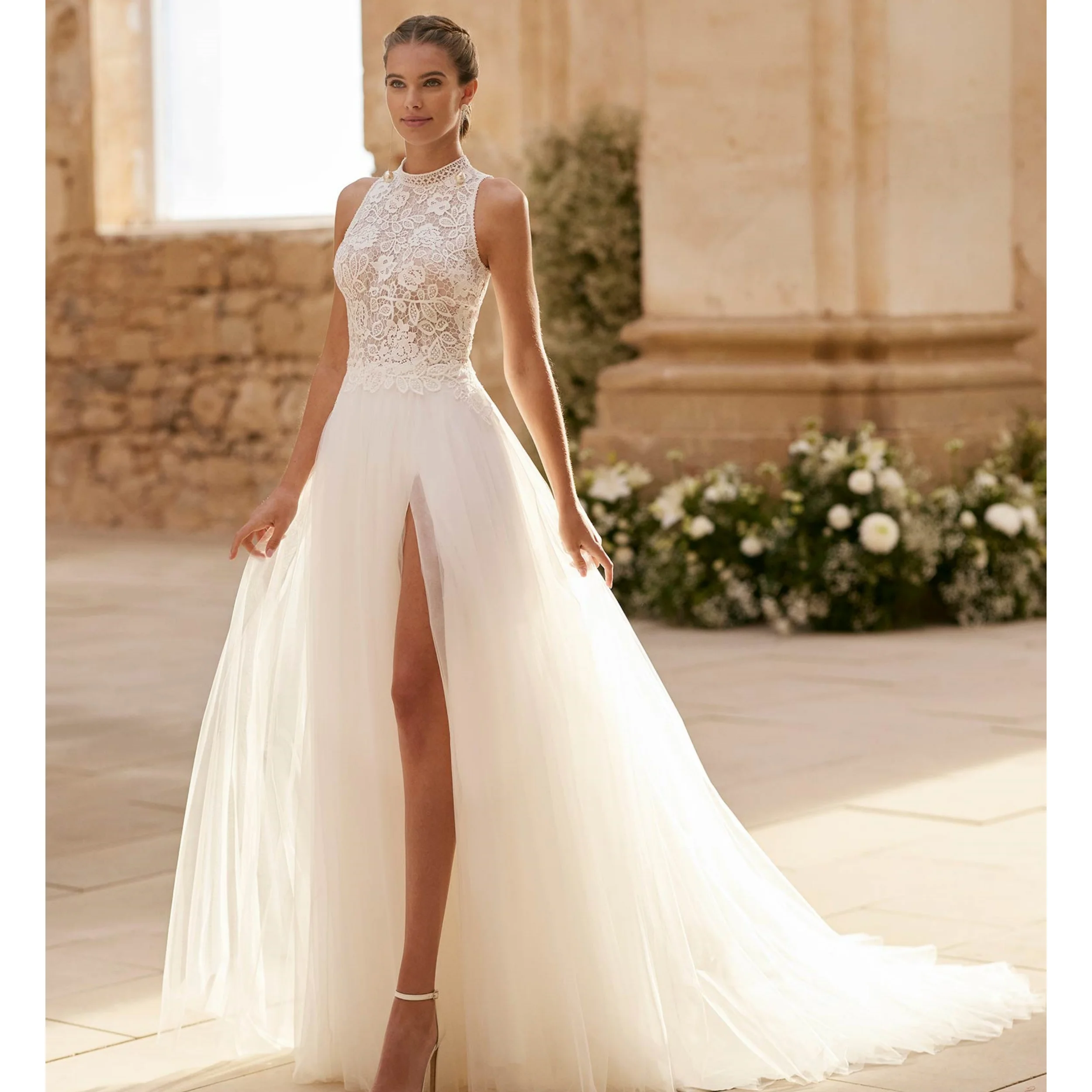 

Sexy White Boho Wedding Dresses Lace Appliques Halter Neck Backless Bridal Gown Women Front Slit Customized vestidos de novia