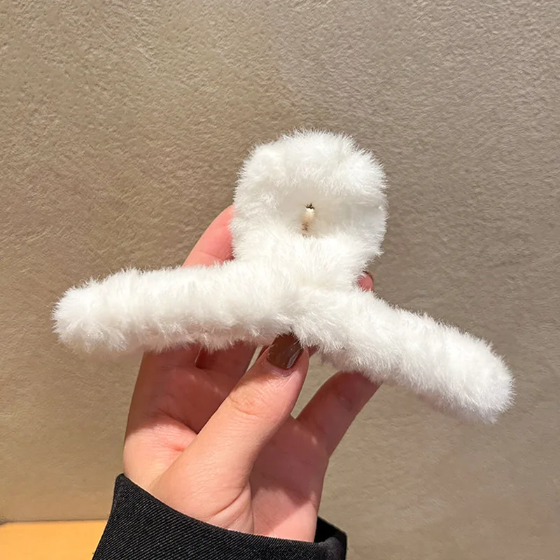 New Winter Faux Fur Hair Claw for Women Elegant Acrylic Crab Barrette Hairpin Girl-Hair Furry Headwear Hair Claw Clip