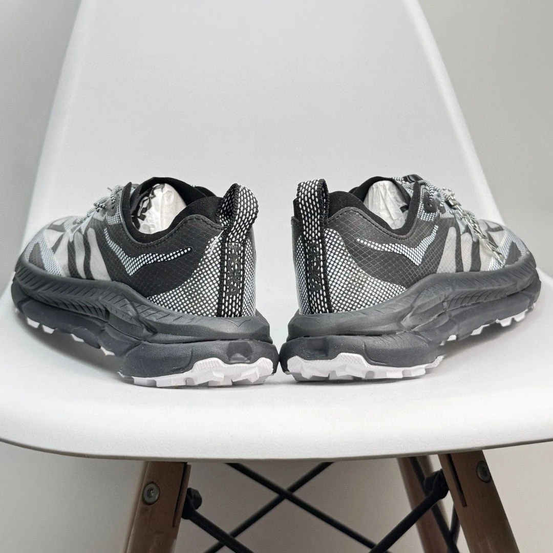 

New 2025 Running Shoes Breathable Outdoor Trainers for Men and Women Lightweight Couple Shoes Trainers Comfortable Sport