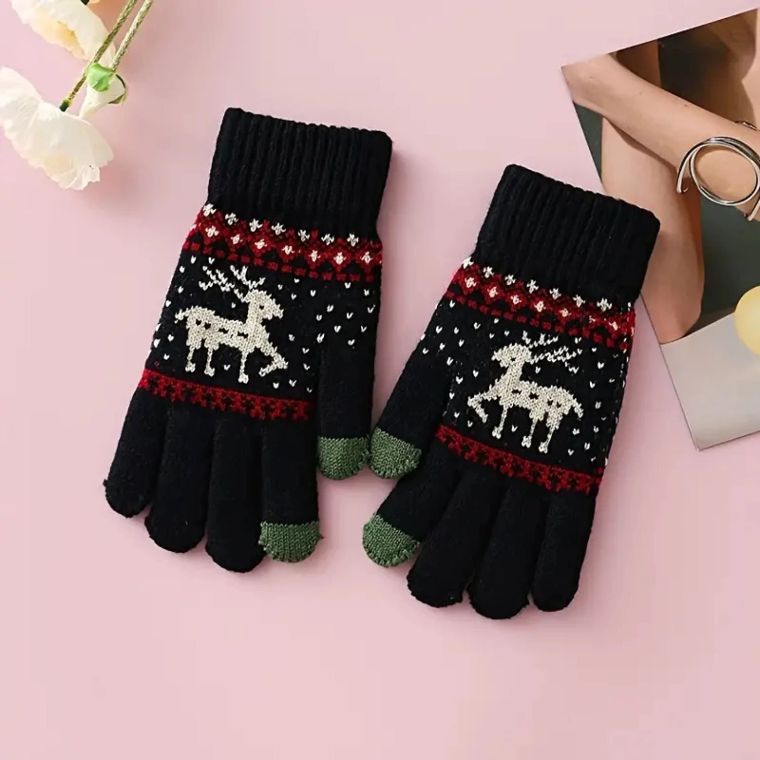 

Stylish and Cozy Men's Thickened Fleece Touch Screen Gloves with Deer Pattern, Warm and Fashionable Knitted Line ColdProof Glove