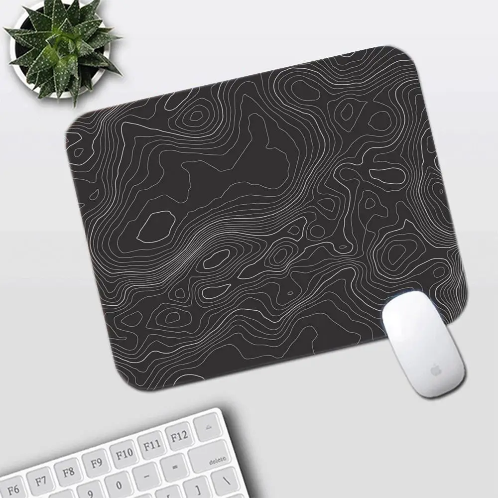 

Minimalist black and white lock edge mouse pad Contour liquid texture precision edge non-slip office game universal table mat