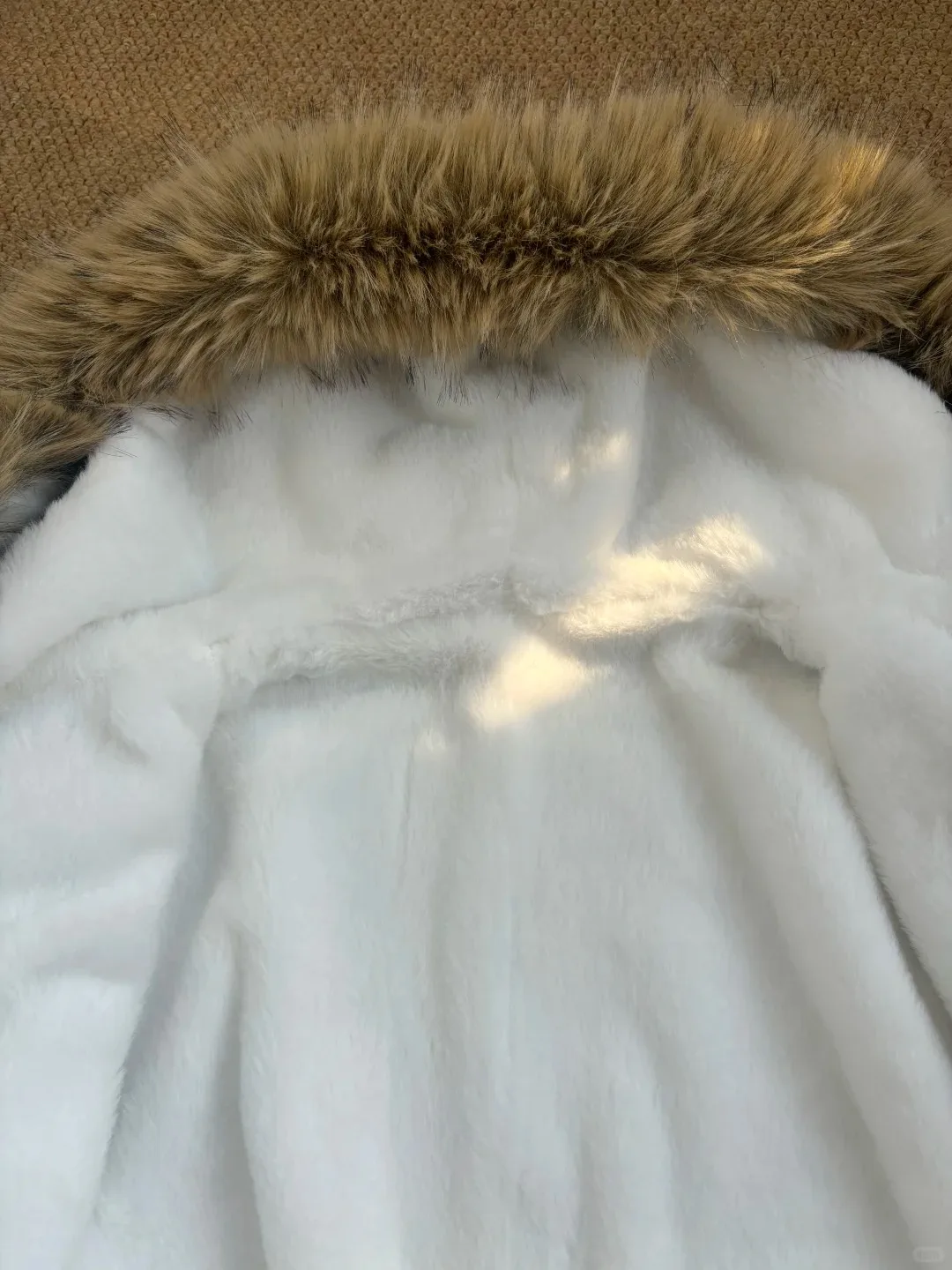 Abrigo con capucha de felpa con forro polar para mujer, Tops cortos con cuello de piel cálido de algodón y bolsillo ajustado, cárdigan elegante de estilo pijo dulce, sudaderas