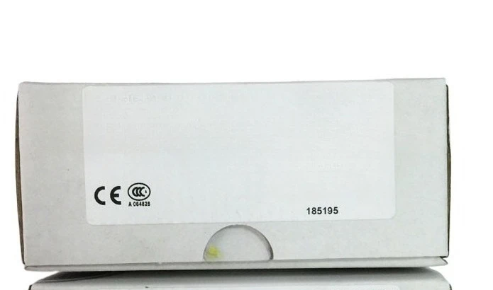 

Оригинальный новый, немецкий концевой выключатель BNS01RP BNS 819-B03-D08-40-11