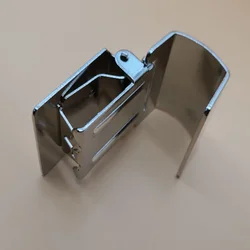 Clip in metallo per tappeti da 4 pezzi, gancio tubolare con tappeti a morsetto Display protetto impugnatura in acciaio appendiabiti per braccioli a barra piatta appendiabiti per barre per tappeti