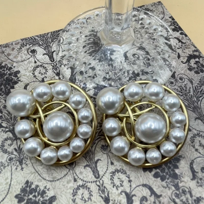 

Vintage electroplated real gold ear clip resin pearl court earrings jewelry