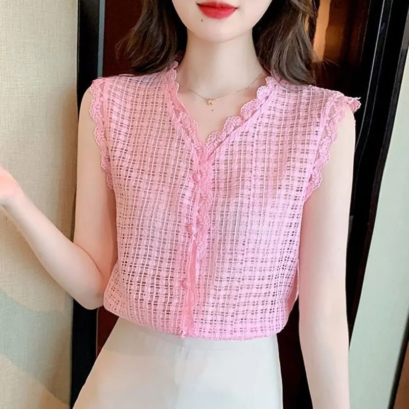 Sweet Solid Color V-Neck Lace Patchwork Shirt Fashion Button Hollow Out Women\'s Clothing 2023 Summer Commute Sleeveless Blouse