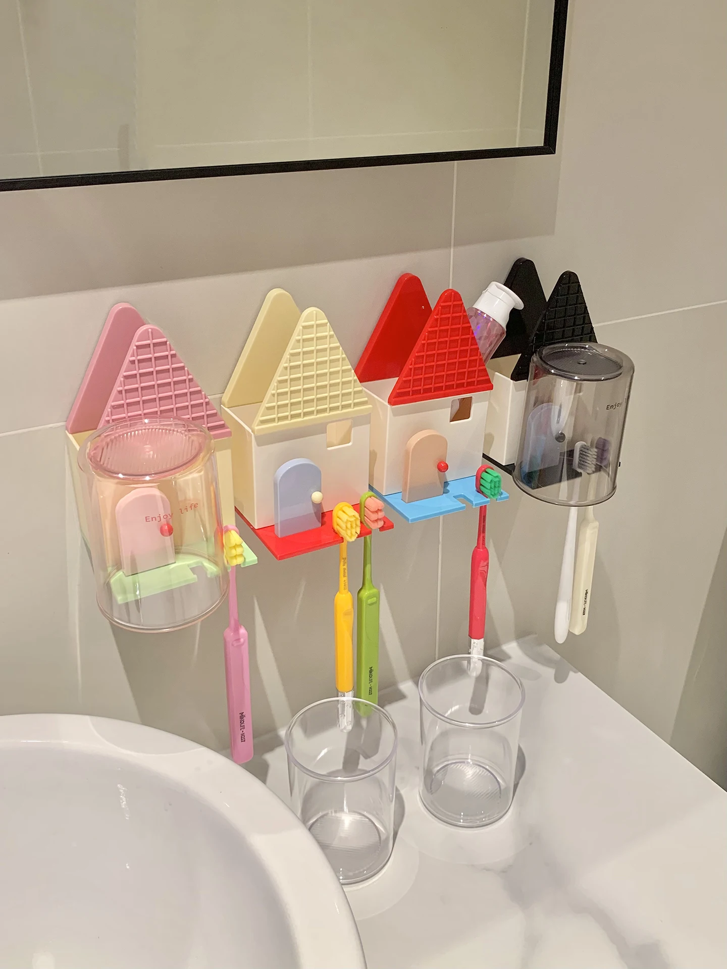 

Creative Hanging Toothbru Holder Small House Design Batoom Accories Tootaste Cup Storage Ra for Students And Fly