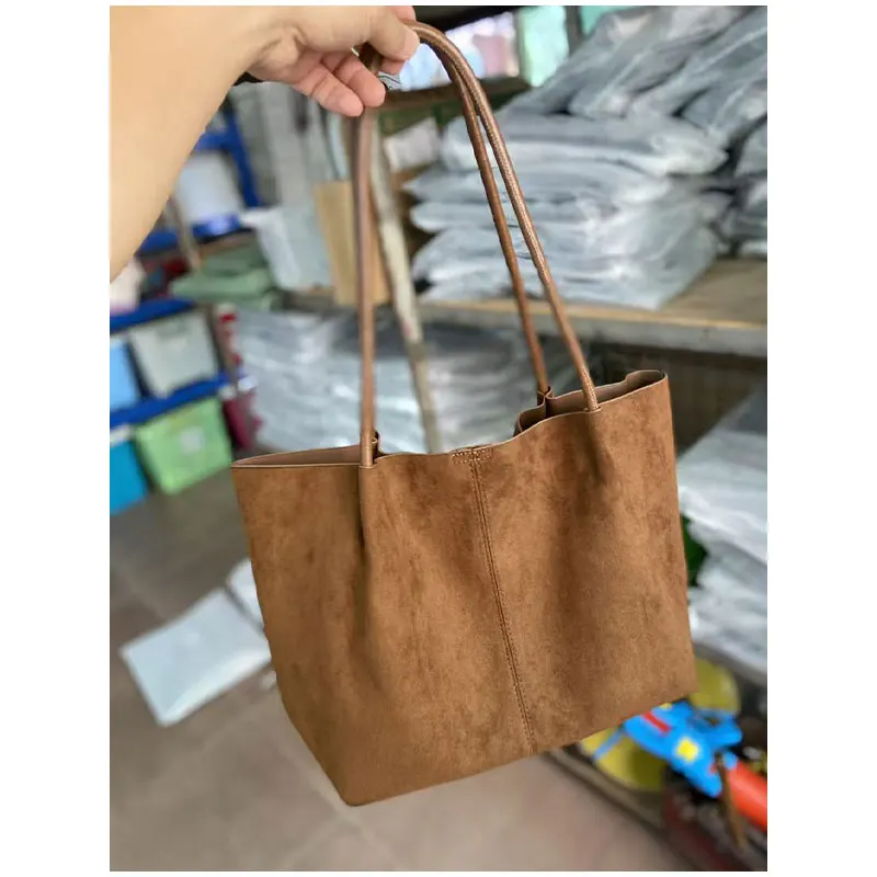 Unterarm-Umhängetasche aus Wildleder mit passender Geldbörse, große Kapazität für Damen, Alltags-Pendler-Einkaufstasche, einfarbige Vintage-Handtasche für Damen – Detail 18