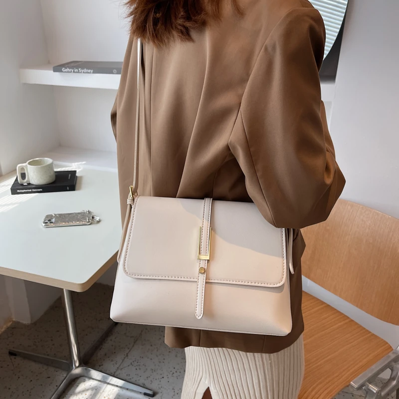 MOODS Classic Flap Shoulder Bags For Women 2023 Luxury Designer Handbag Retro Pure Color Large Capacity Messenger Bag Sac A Main