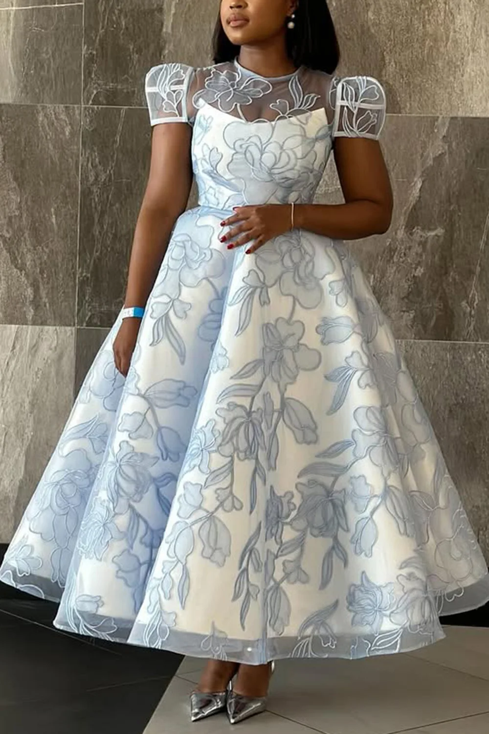 

Plus Size Formal Blue Elegant Floral Round Neck Cap Sleeve Short Sleeve See Through Organza Maxi Dresses