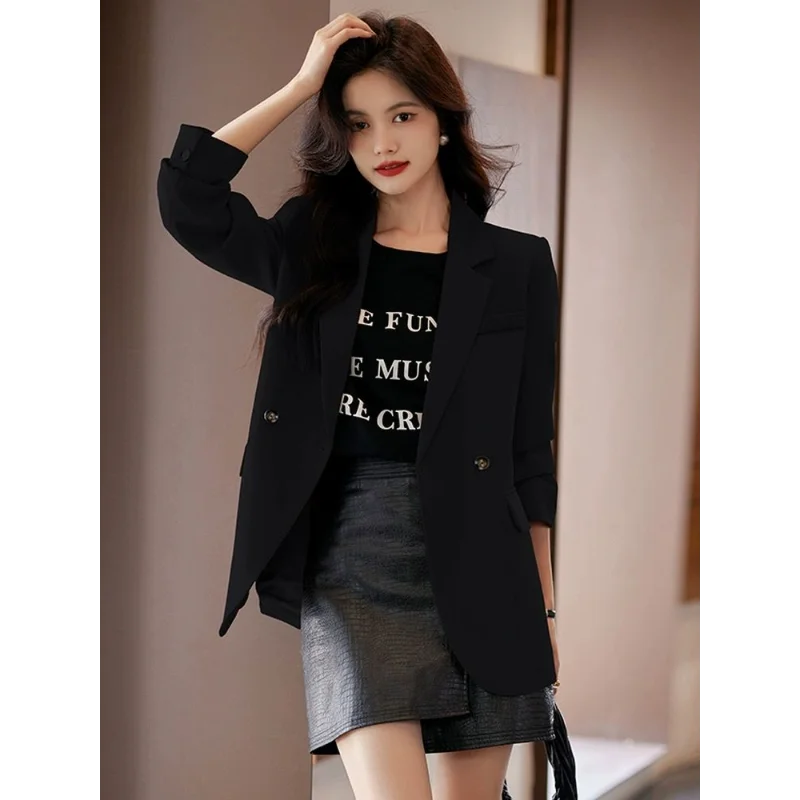 

Женский весенне-осенний дизайн, новинка 2025 года, сшитый костюм, воротник, пуговицы, карман, модные однотонные повседневные пиджаки с длинными рукавами