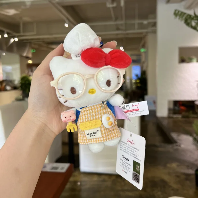 Süße Hello Kitty Kochmütze Schürze Glasse Serie Plüsch Rucksack Diy Anhänger Puppe für Mädchen Geschenk