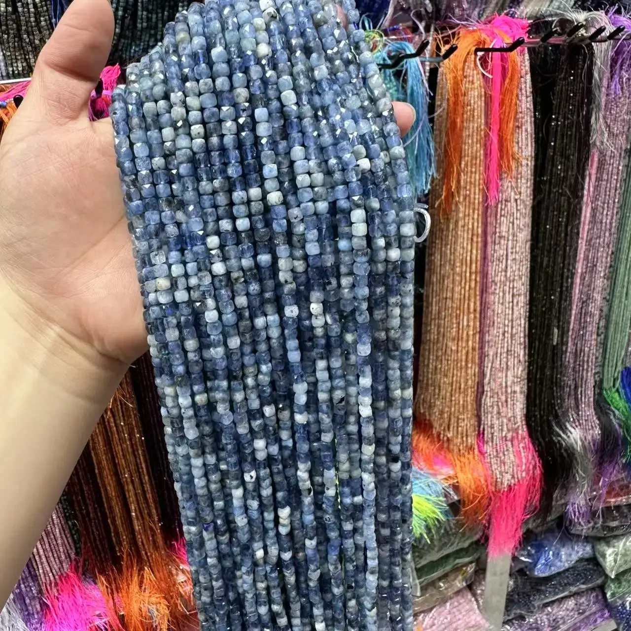 

Натуральный градиент, синий кианит, драгоценный камень, граненый куб, свободные бусины, изготовление браслета «сделай сам», ожерелье для ювелирных аксессуаров, оптовая продажа
