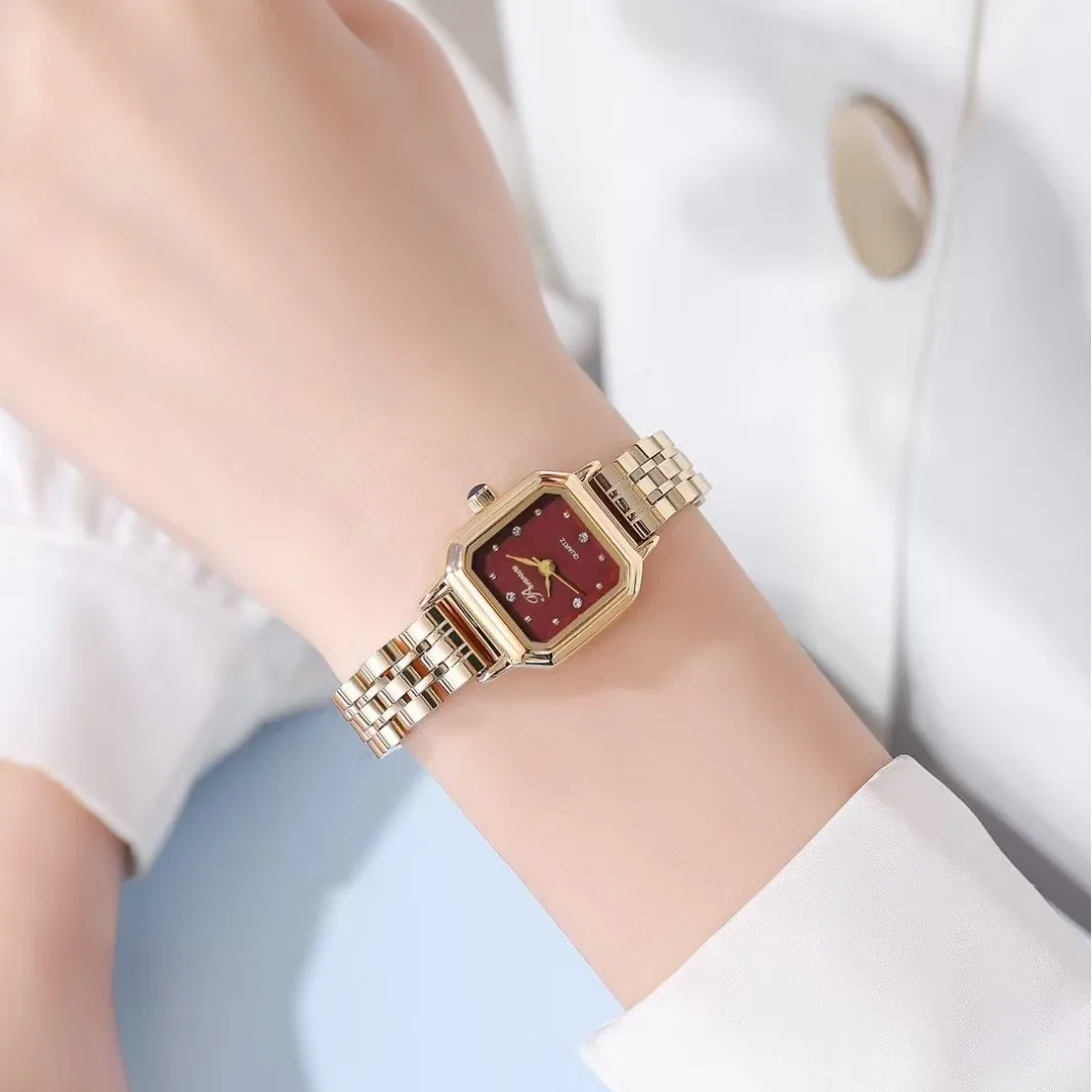 

2025 New Retro Square Small Gold Watch Simple Small Dial Steel Band Watch Women's Ladies Watch Luxury High Quality
