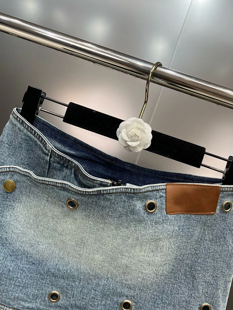 Deat Vrouwen Denim Rok Multi Knopen Metalen Decoratieve Afgeschuinde Rand Ontwerp Warp Hippe Minirokken 2024 Herfst Nieuwe Mode 11xx4443