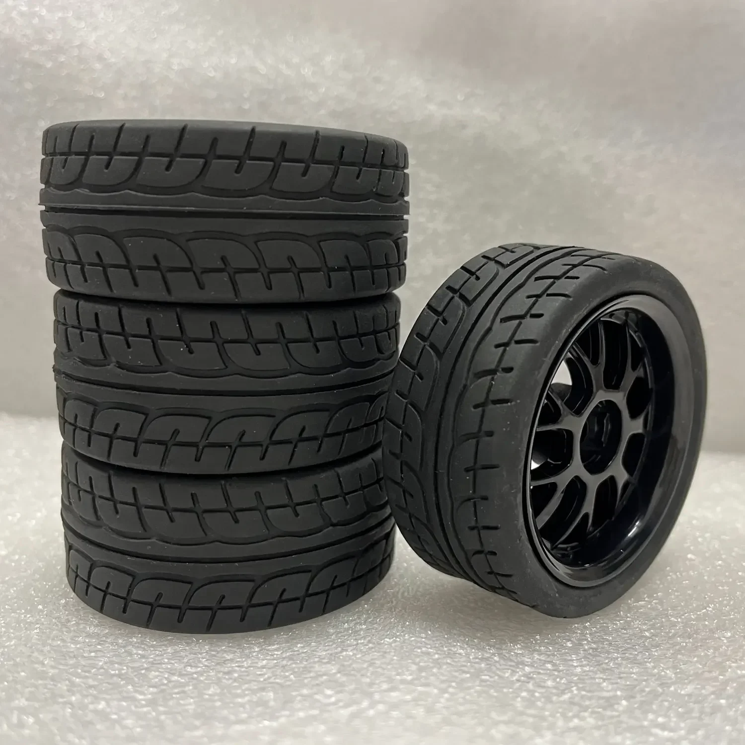 4PCS AUSTAR 65mm 1/10 RC On-road Rubber Tire 12mm Hex Wheel Rim Tyre Skidproof Wear-resistant for RC Racing Car Drift DIY Parts
