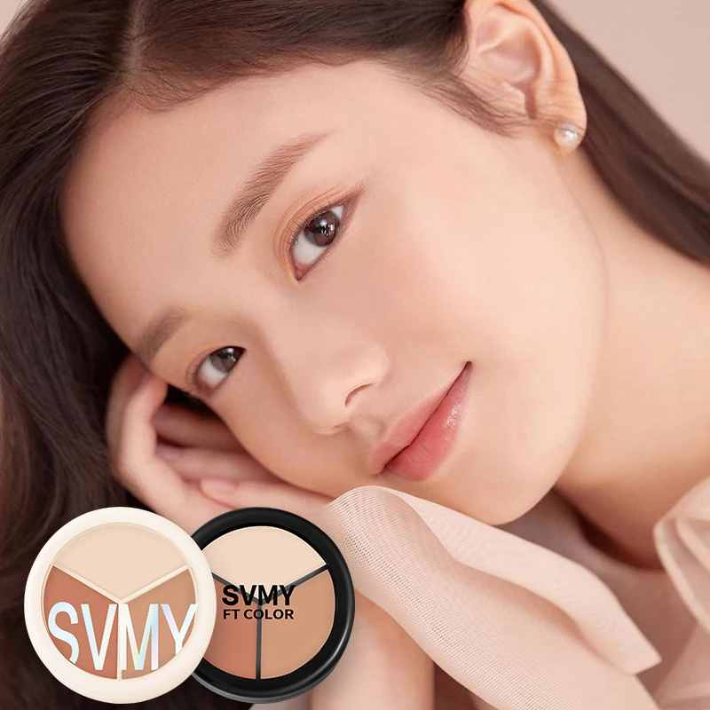 คอนซีลเลอร์ 3 สีของ SVMY ปกปิดจุดด่างดำบนใบหน้าและรอยตำหนิได้อย่างมีประสิทธิภาพ ปกปิดรอยคล้ำใต้ตา กันน้ำ ติดทนนาน และเป็นธรรมชาติ