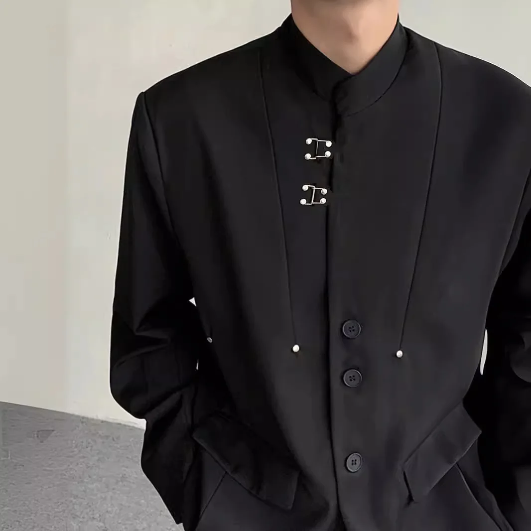 Man Blazer 2026 New Chinese Style Shoulder Pad Blazer Men Niche Design Stand Collar Suit Jacket High End Buckle Formal Coat